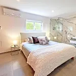 Beautiful 4-bedroom With Garden And Pool Villa *