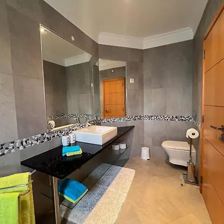别墅 Beautiful 4-bedroom With Garden And Pool 阿尔布费拉