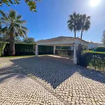 Villa Beautiful 4-bedroom With Garden And Pool *