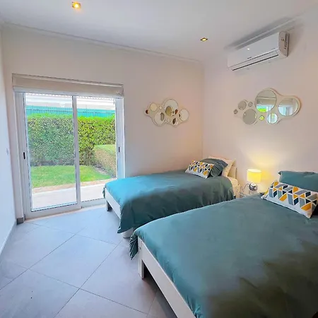 Beautiful 4-bedroom With Garden&pool *