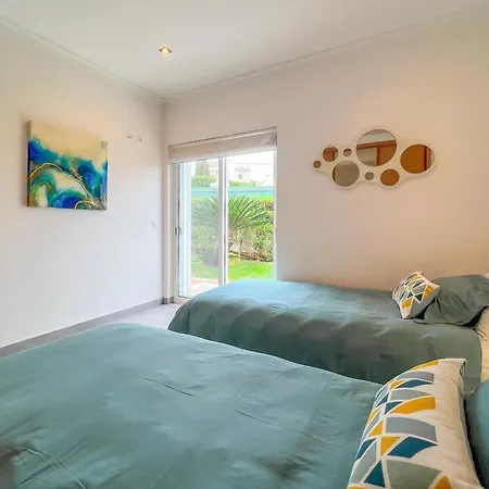 Beautiful 4-bedroom With Garden And Pool * Albufeira