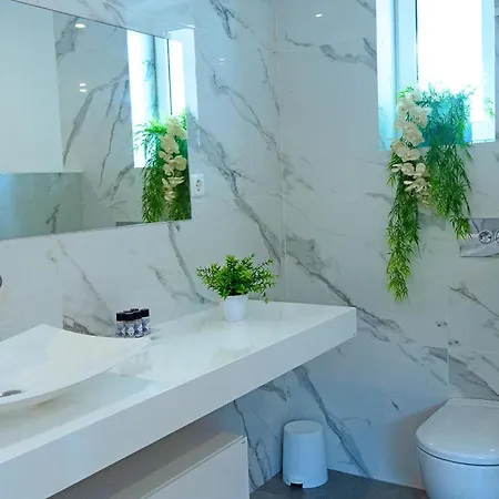 Villa Beautiful 4-bedroom With Garden&pool *